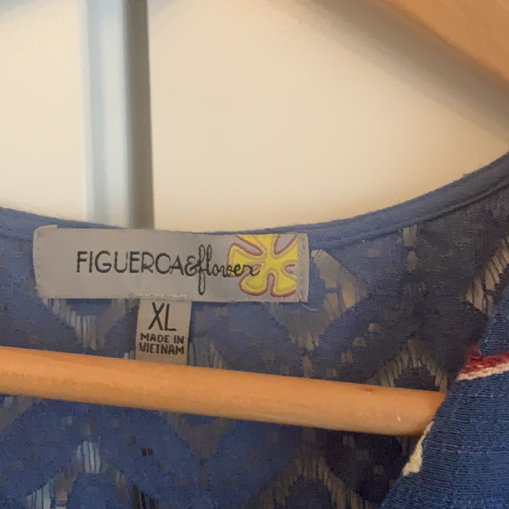 Blouses - Picture 2 of 4